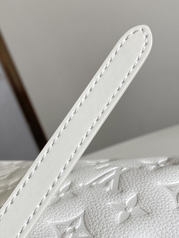 ルイヴィトンバッグ素材ディテール